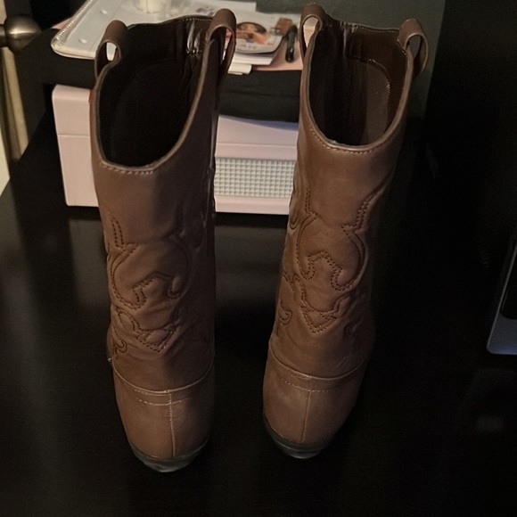 Womens Stylish Comfortable Closed Toe Cowgirl Mid Calf Boots - Picture 5 of 7